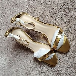 Qupid grammy-01 gold heel shoes size 6